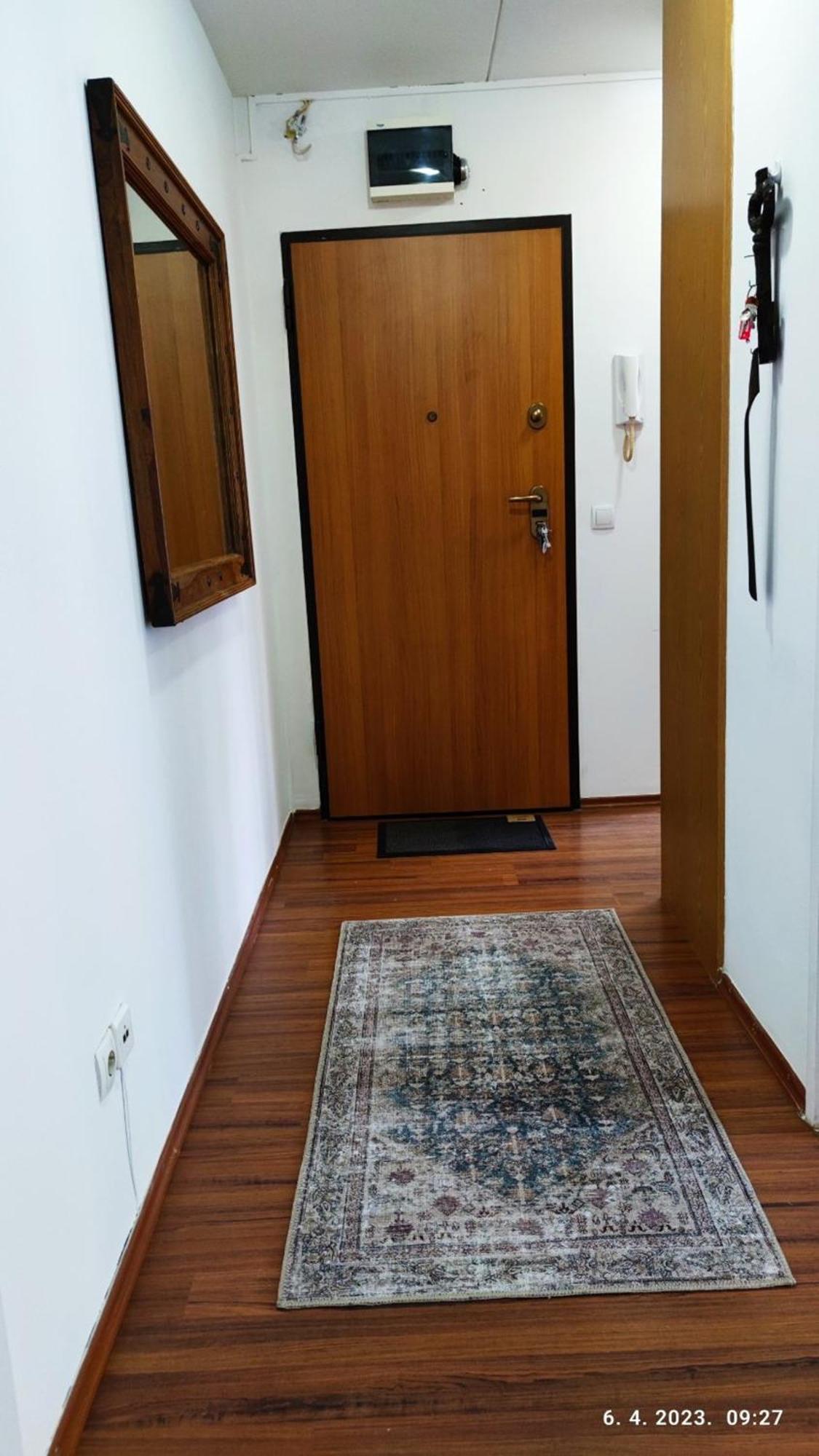 Otoka Apartment *