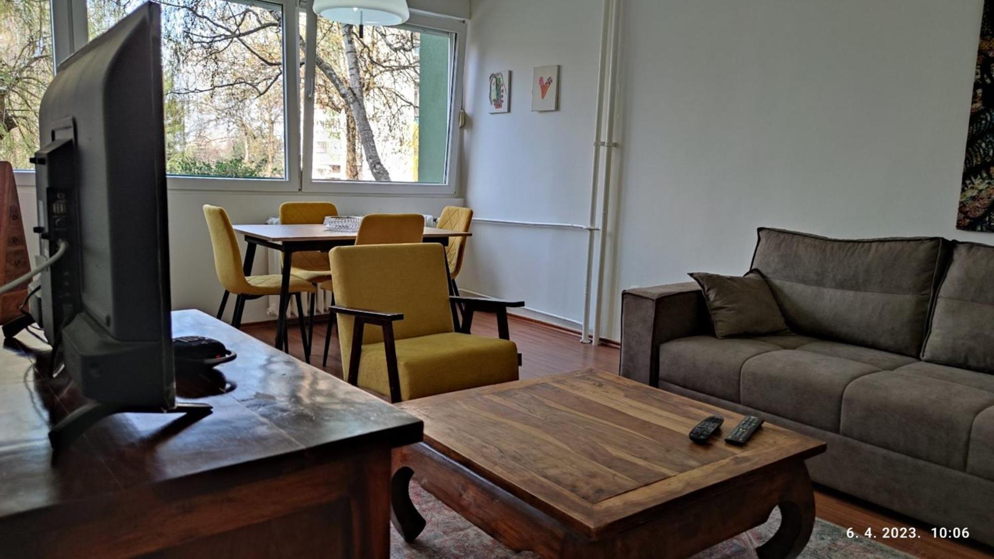 Otoka Apartment *
